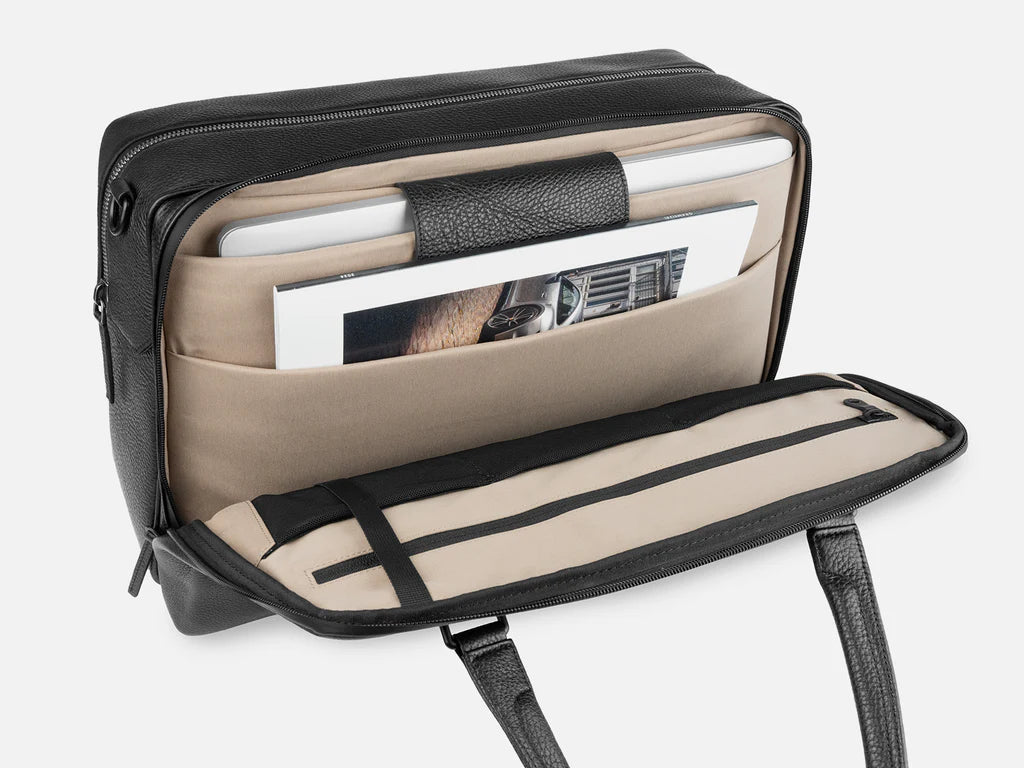 Voyager Duffle-black